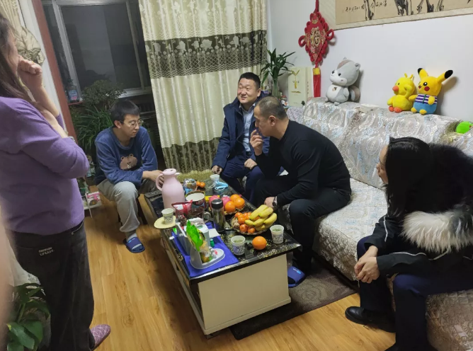 开云官方在线网页版-开云（中国）
产业开发板块深入开展员工家访活动(图2)