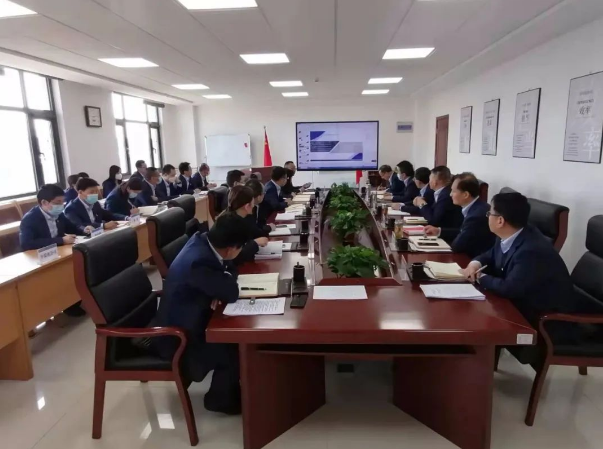 开云官方在线网页版-开云（中国）
召开党委理论中心组集体学习会议(图2)