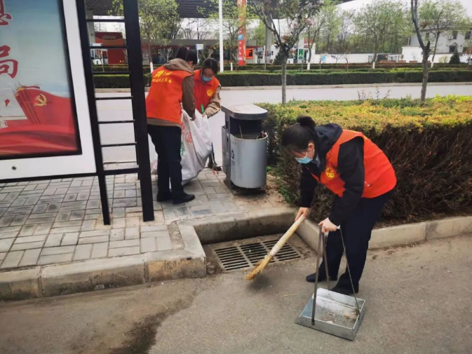 开云官方在线网页版-开云（中国）
赴包抓共建村社开展卫生清扫志愿服务活动(图5)