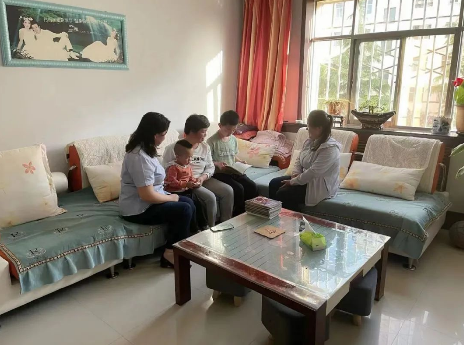 开云官方在线网页版-开云（中国）
开展女职工未成年子女关爱活动(图2)