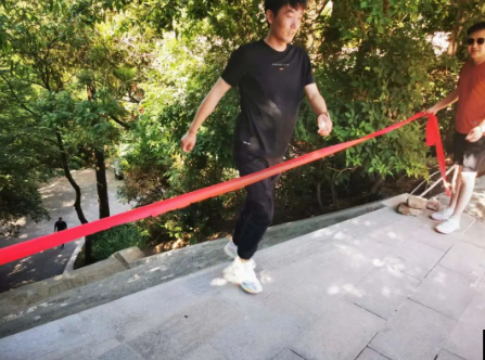 助力文旅市场 展示产投风采——开云官方在线网页版-开云（中国）
组织开展员工登山比赛活动(图9)